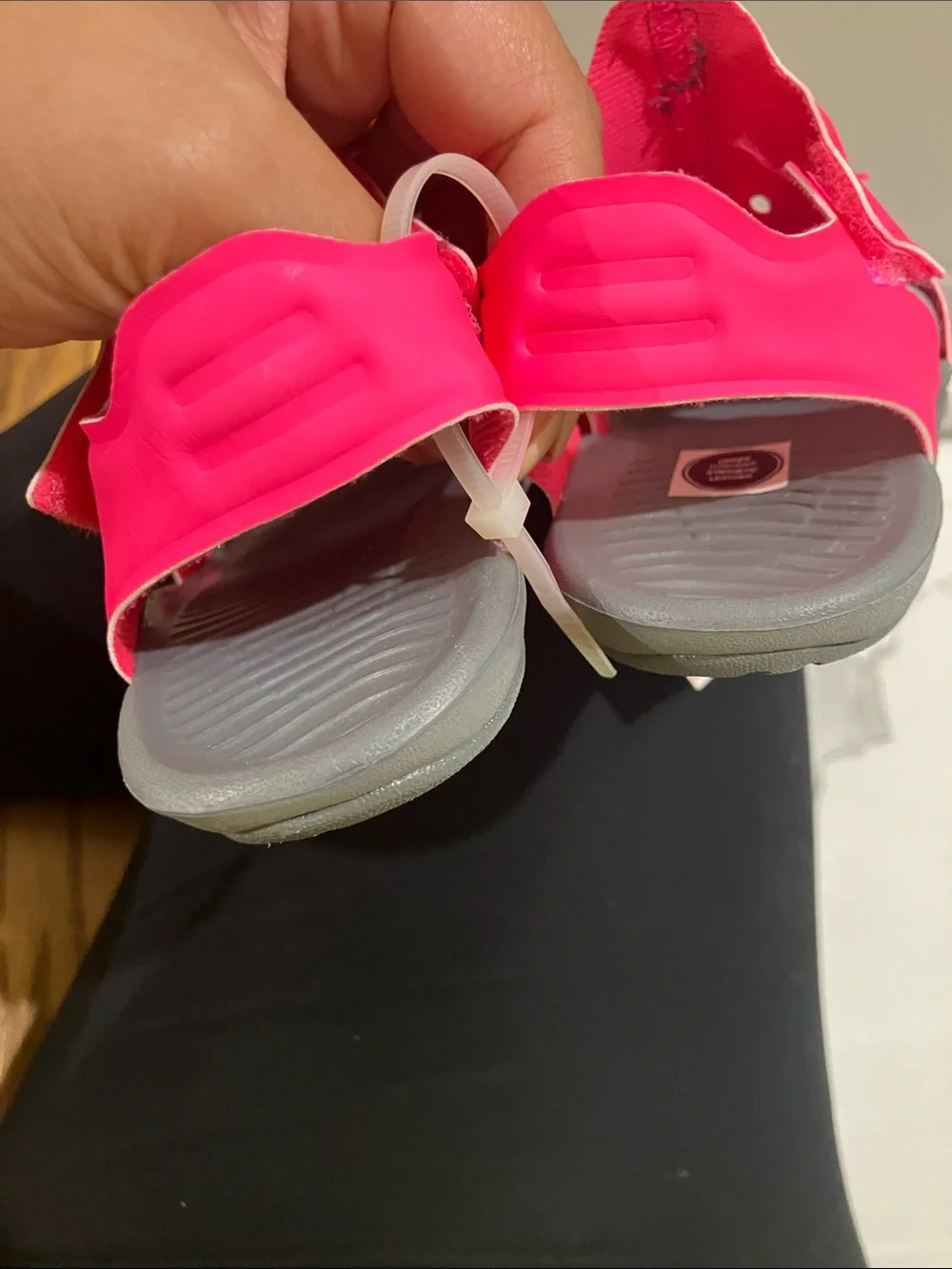 NWT NIKE Kids Hot Pink Sport Sandals with Easy Pull Tab